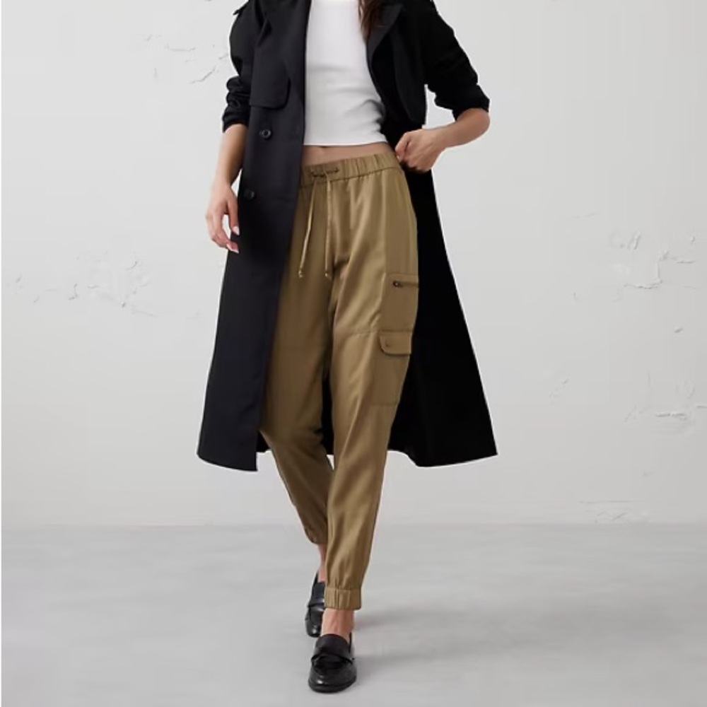 Banana Republic High Rise Tencel Cargo Jogger | Tan | Pockets | XL | NWT